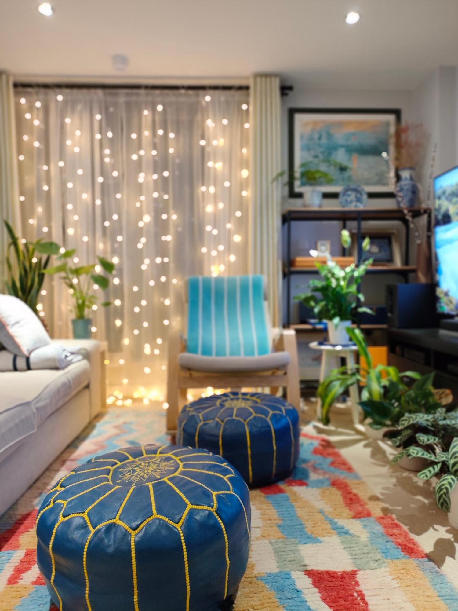 A Private Bedroom With Art Style Located In The Center *